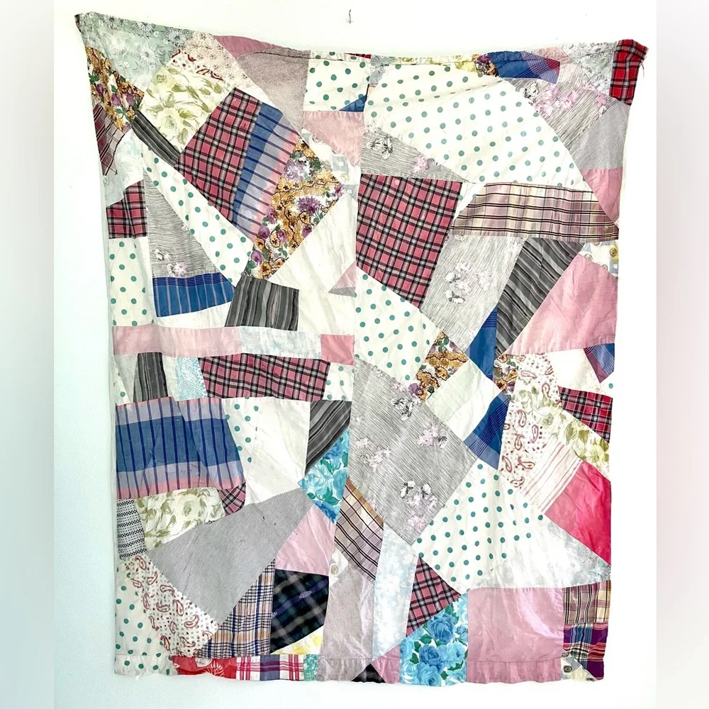 Vintage 40’s crazy quilt feedsack cotton small quilt blanket